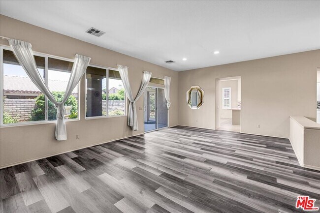 Building Photo - 40808 Eastwood Ln