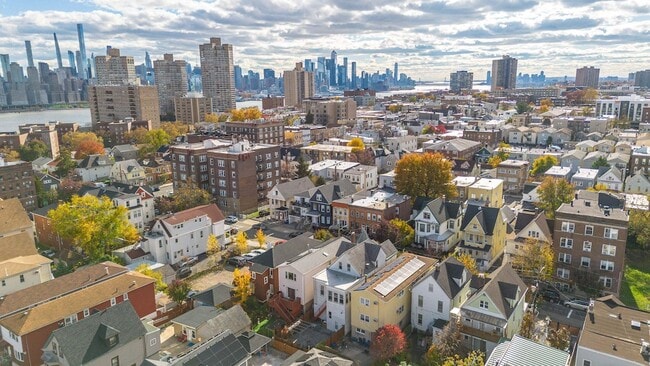 Building Photo - 124 73rd St