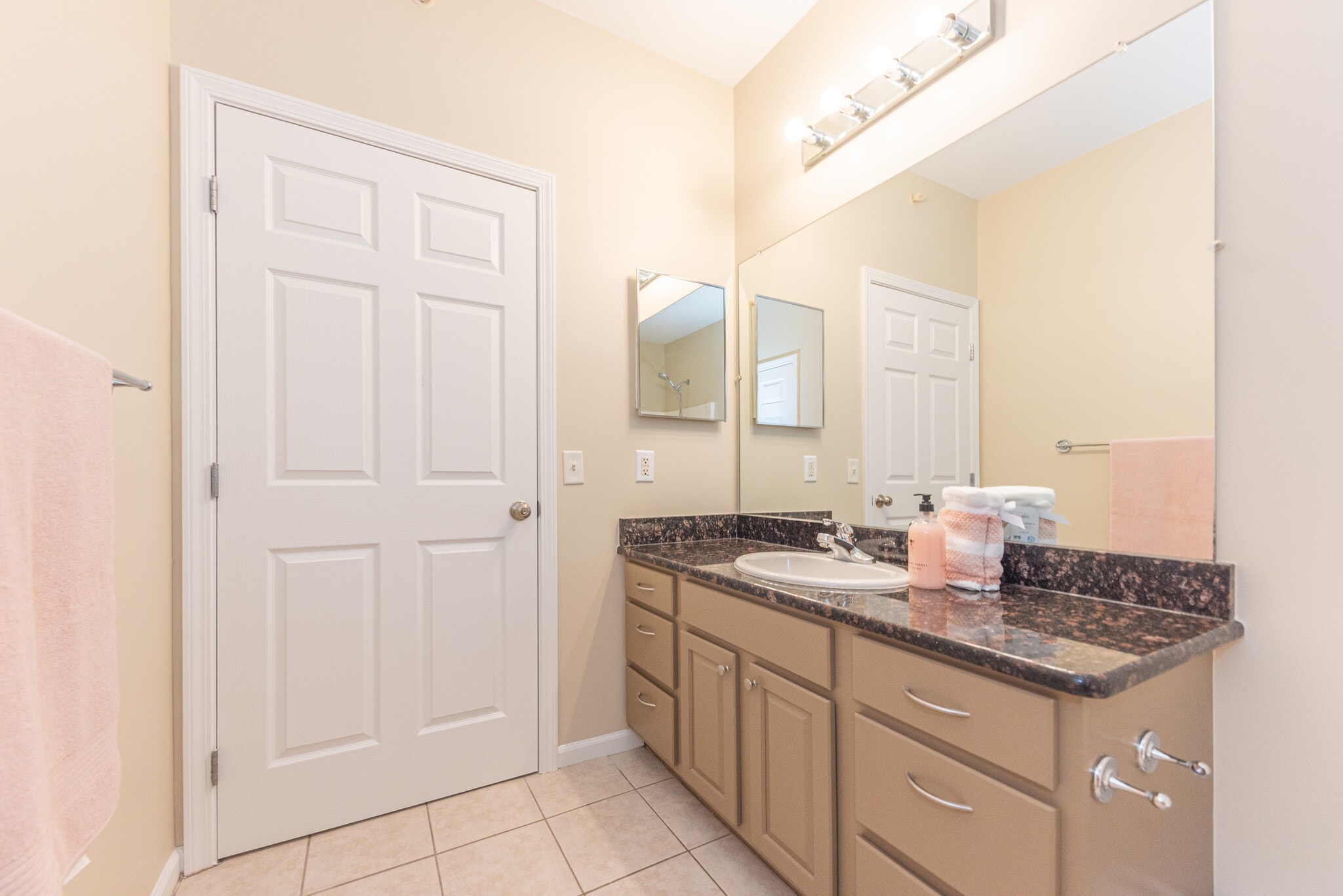 Building Photo - 301 Scio Village Ct