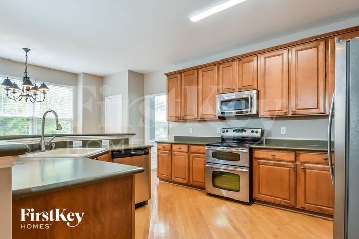 Building Photo - 104 Jamestown Oaks Dr