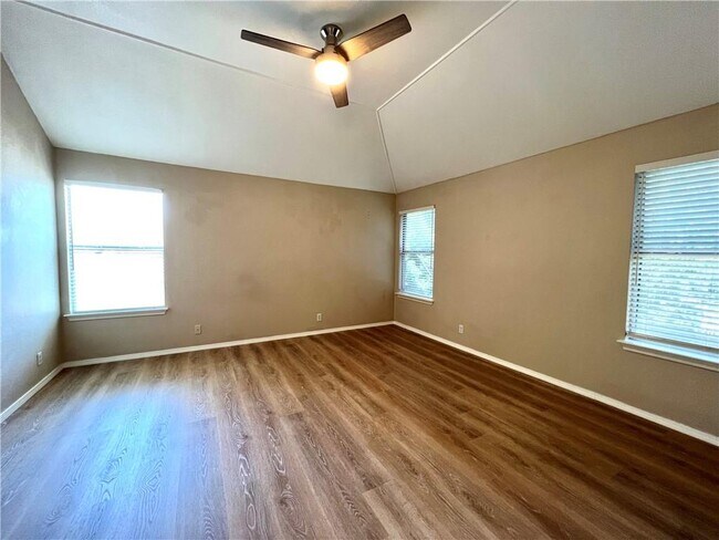 Building Photo - 8603 Bobcat Dr