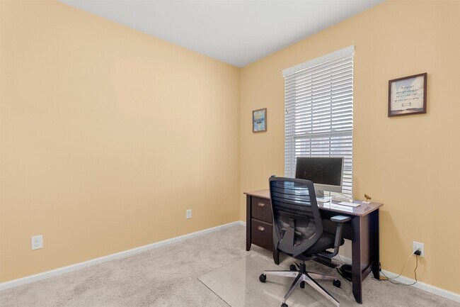 Building Photo - 2136 Wiltshire Dr