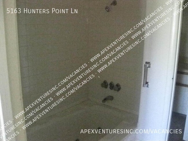 Building Photo - 5163 Hunters Point Ln
