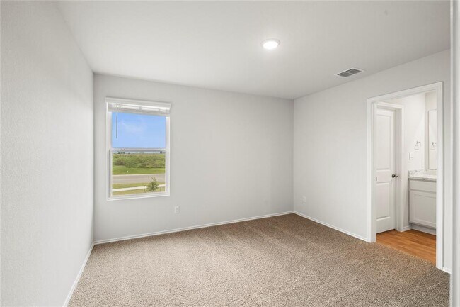 Building Photo - 131 Kendall Ln