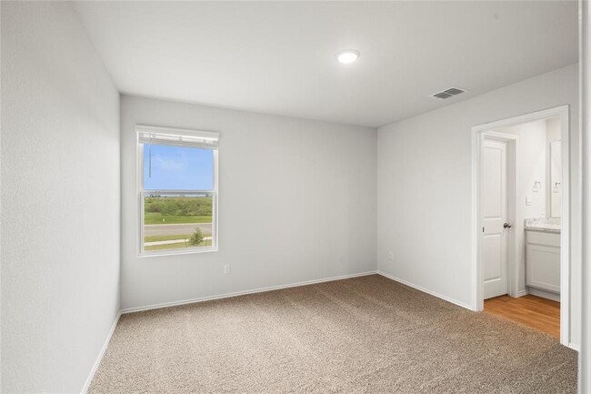 Building Photo - 227 Jackson Dr
