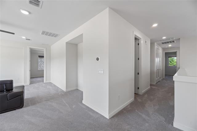 Building Photo - 5160 Statesman Ln