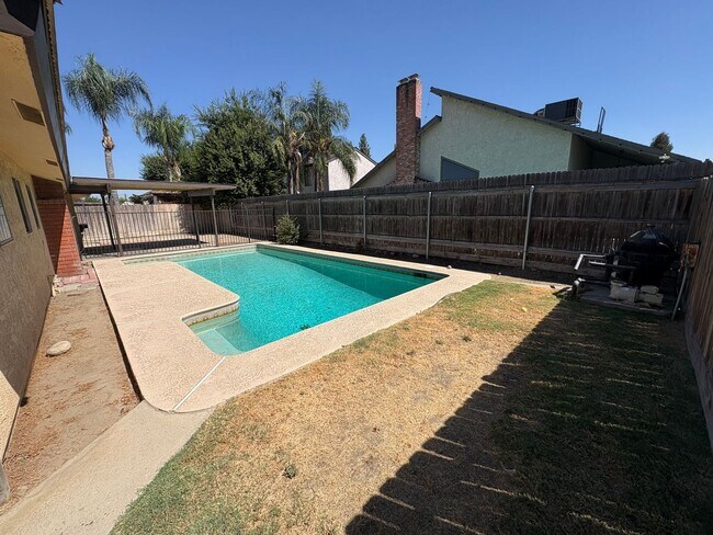 Building Photo - Old Style Charm home with pool Available Now!