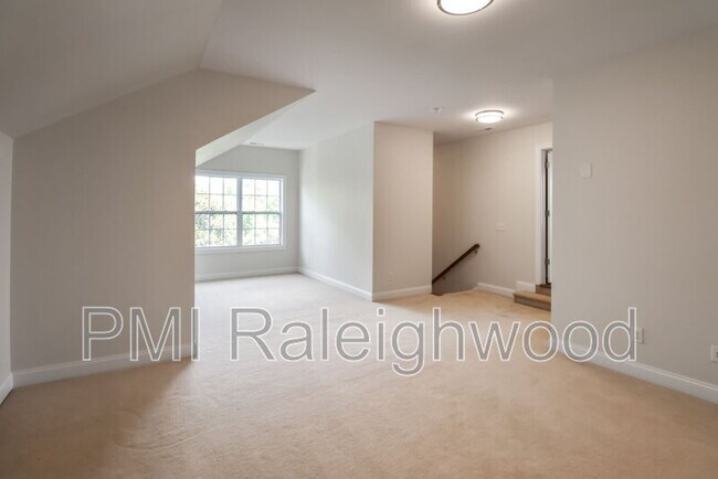 Building Photo - 203 Braebrook Way