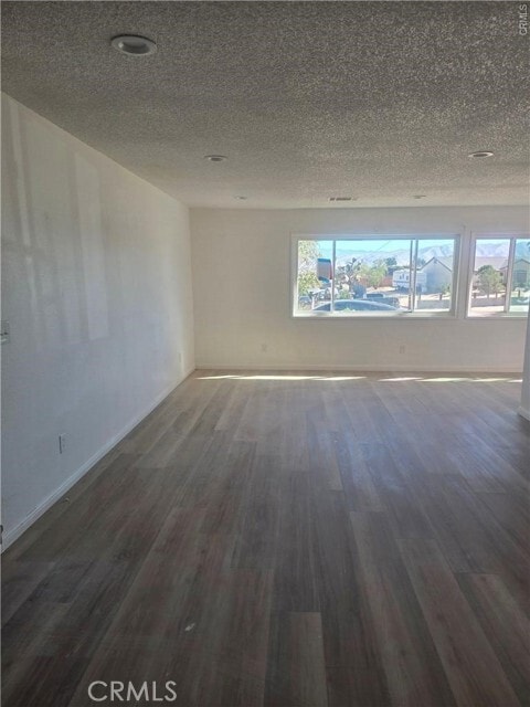 Building Photo - 11742 Jacaranda Ave