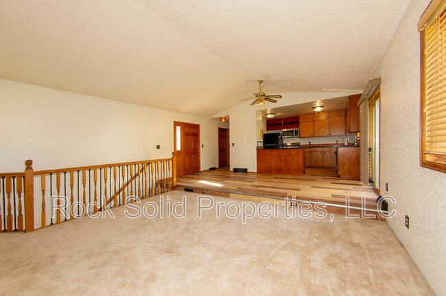 Building Photo - 249 Miller Ln