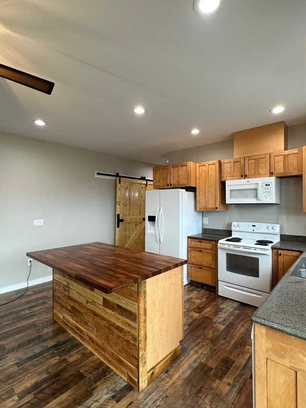 Building Photo - 151 Equestrian Ln