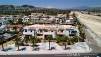 Building Photo - 1523 Doheny