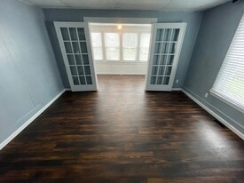 Building Photo - 6 Catawba Ave