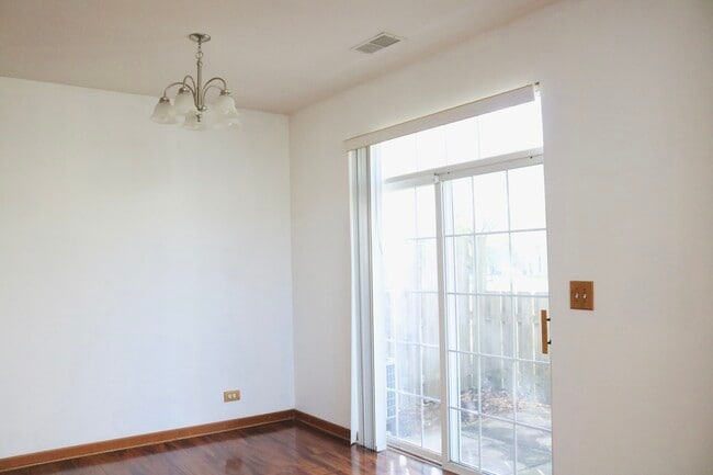 Building Photo - 2598 Hillsboro Blvd