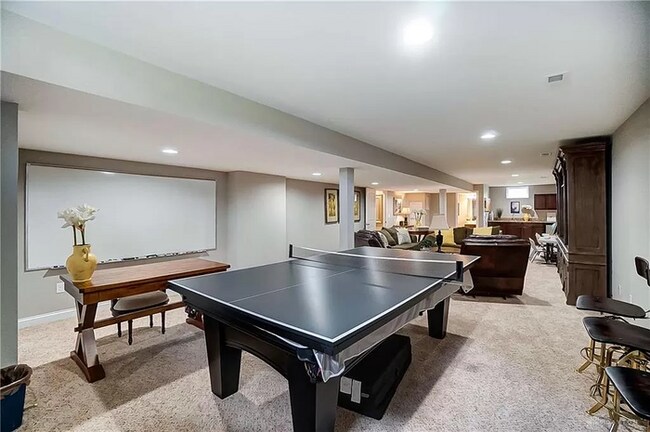 Building Photo - Charming 4 beds 5 bath in Centerville!