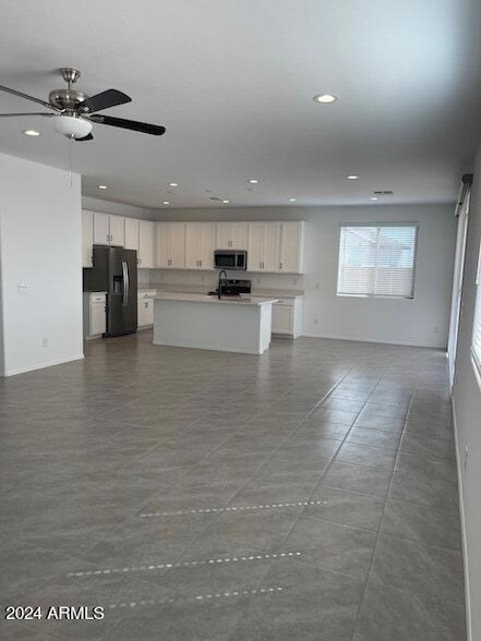 Building Photo - 2085 E Wetleaf Pl