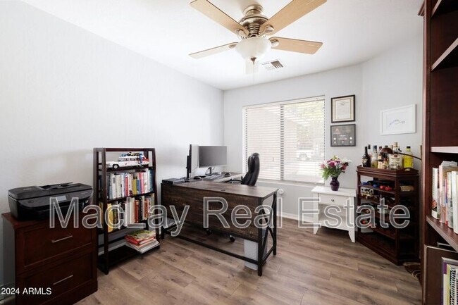 Building Photo - 1233 E Sea Gull Dr