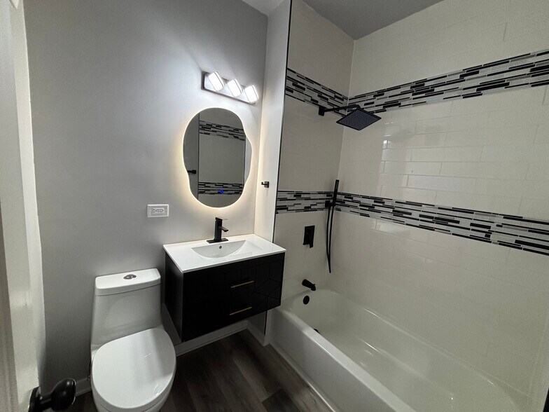 Building Photo - 673 Delaware St