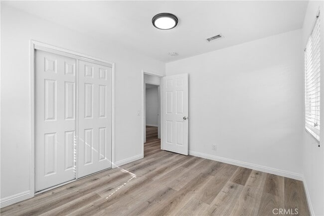 Building Photo - 8691 Davmor Ave
