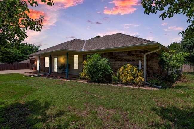 Primary Photo - 1829 Ranchwood Dr