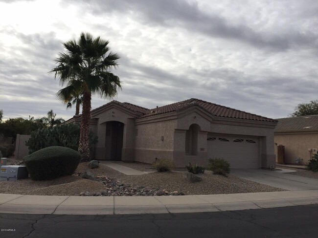 Primary Photo - 853 W Raven Dr