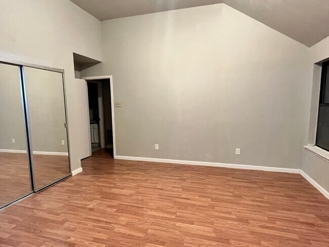 Primary Photo - 1626 Hancock Dr