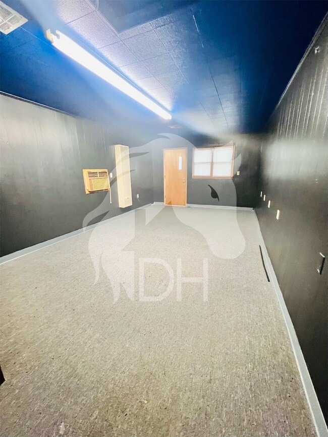 Building Photo - "Charming 4-Bedroom Home with Beautiful Hardwood Floors on South Harding Street!"