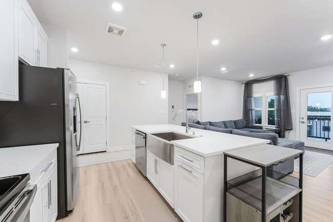 Building Photo - 12875 Mosaic Pk Wy