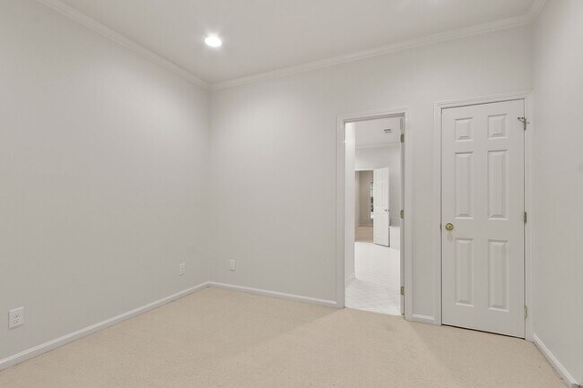 Building Photo - Verner School Zone - Fox Ridge Subdivision