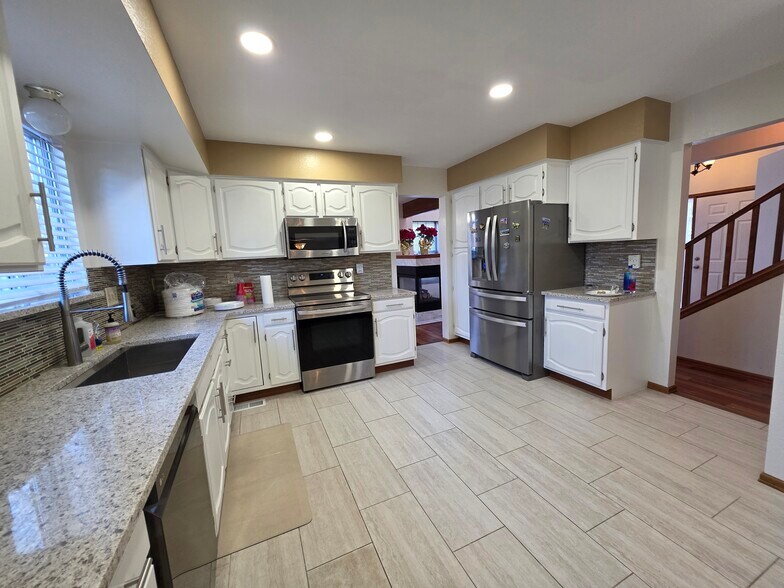 Building Photo - 7664 Halleys Dr