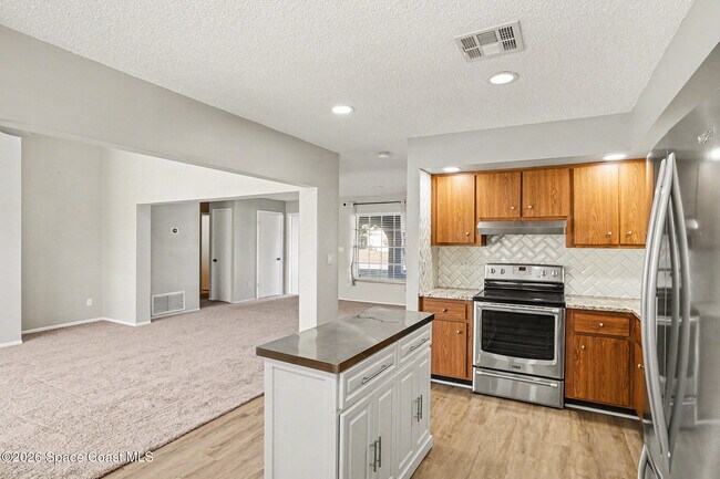 Building Photo - 1552 Dowse Ct NE