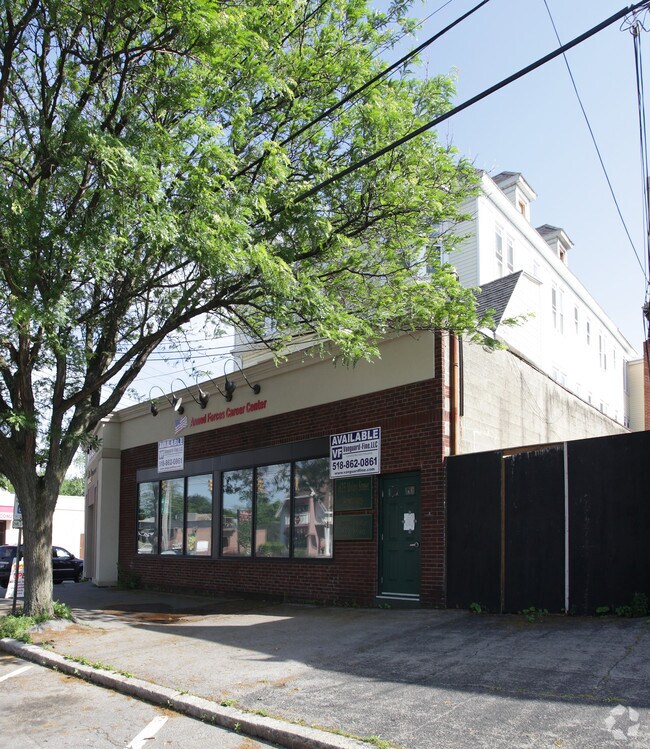 Building Photo - 1625 Union Street