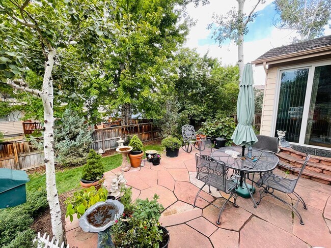 Building Photo - Charming home located in Coal Creek Ranch-$1000 Off First Month's Rent!