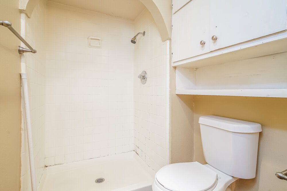 Building Photo - 3214 Greentree Dr