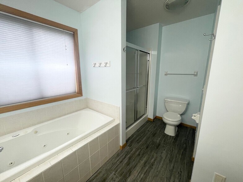 Building Photo - 13924 Glendale Trl