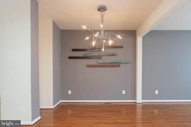 Building Photo - 3351 Beechcliff Dr
