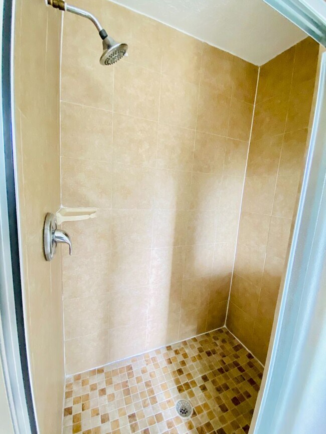 Building Photo - 1194 S Beach Cir