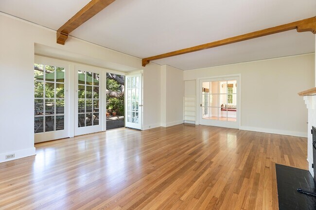 Building Photo - 1814 Anacapa St