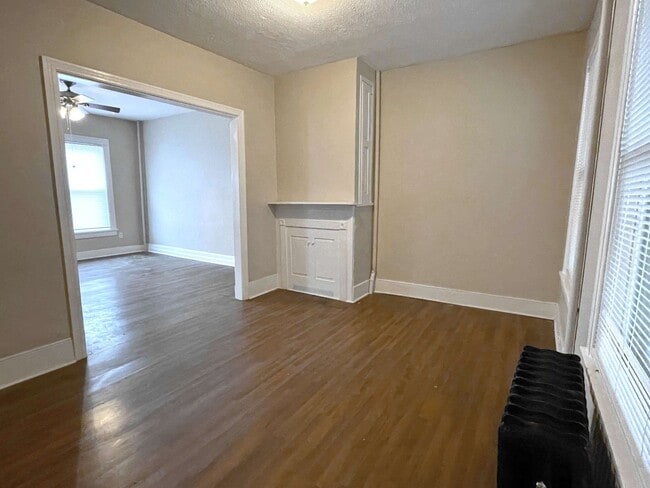 Building Photo - 113-115 E Main Street