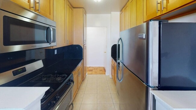 Building Photo - 1360 Ocean Pkwy