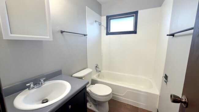 Building Photo - 5326 N Division St