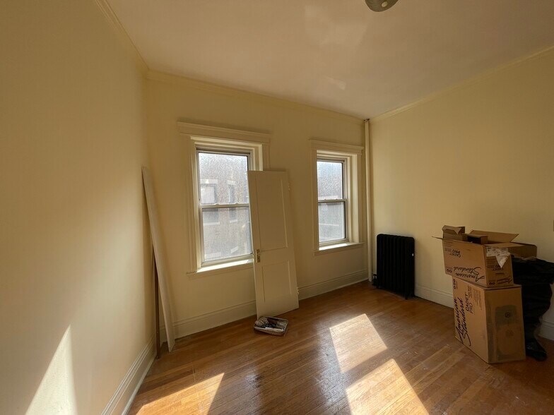 Building Photo - 29 Queensberry St