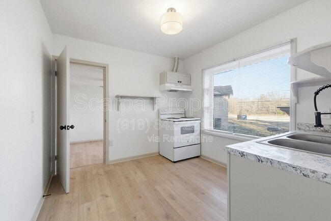 Building Photo - 1215 Harrison St