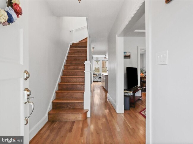 Building Photo - 1813 Bay St SE