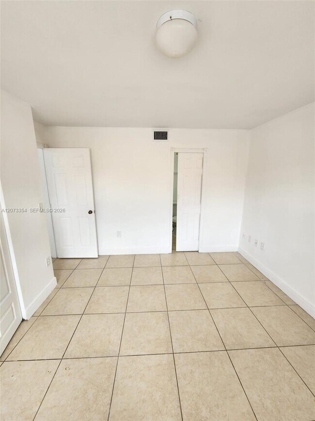 Building Photo - 2770 W 61st Pl