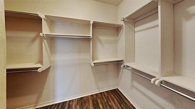 Building Photo - 2208 Mill Creek Way