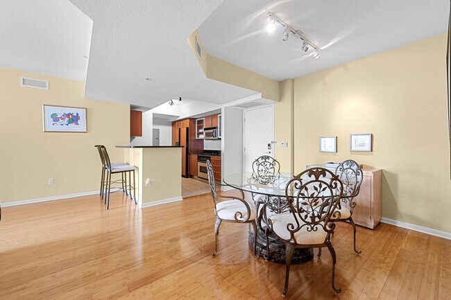 Building Photo - 1551 N Flagler Dr