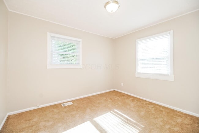 Building Photo - 890 Bucknell Rd