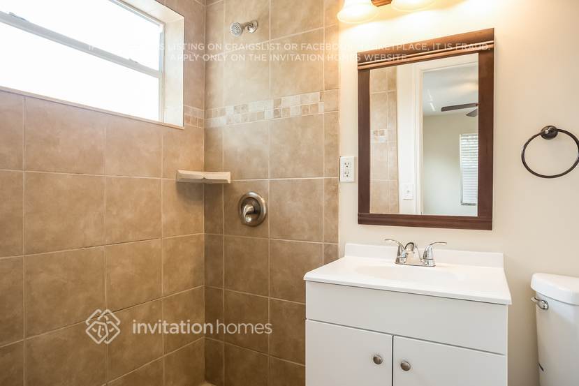 Building Photo - 926 Northern Dr