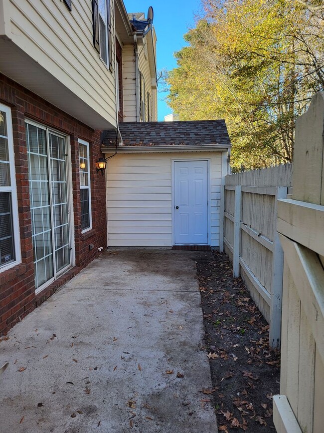 Building Photo - TARLETON OAKS